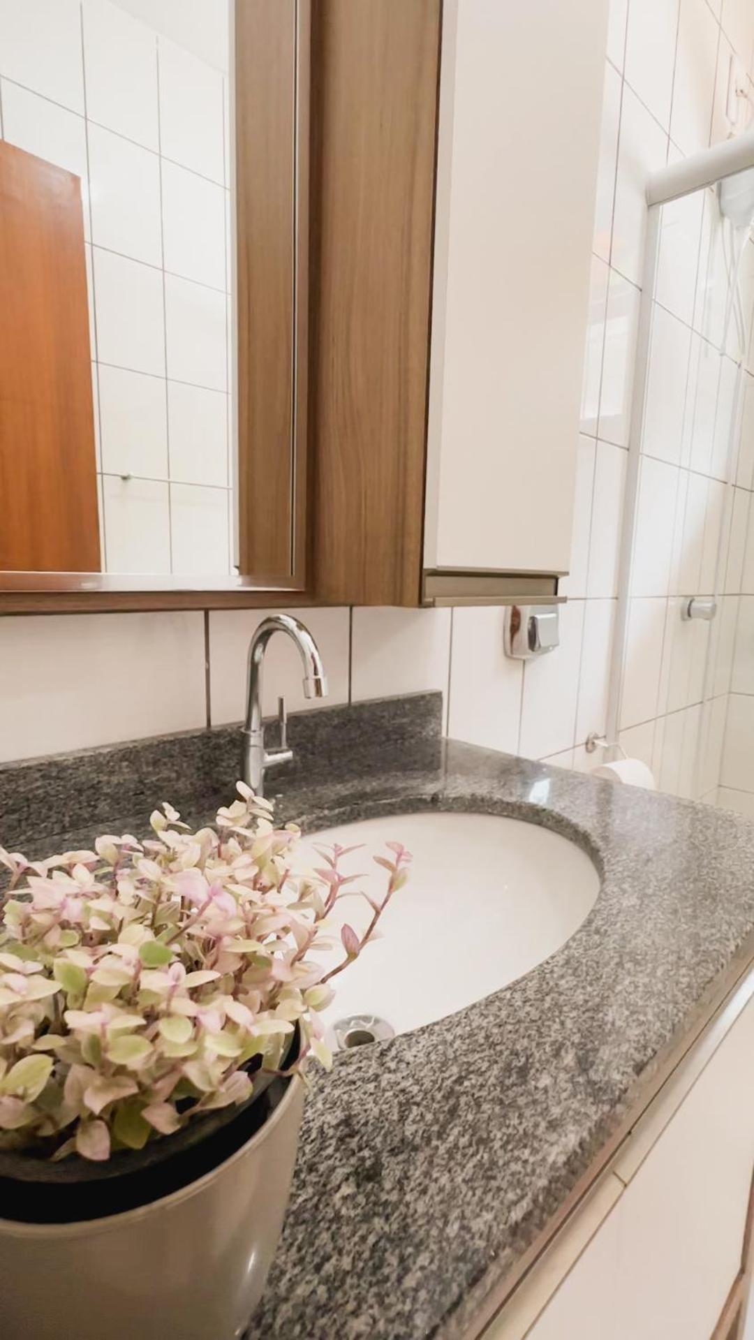 Apartamento Morada - Ar Cond - Varanda - 2 Quartos